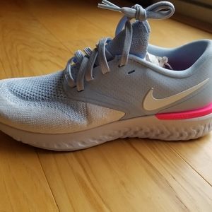 Nike Odyssey React 2 Flyknit! NEVER BEEN WORN!